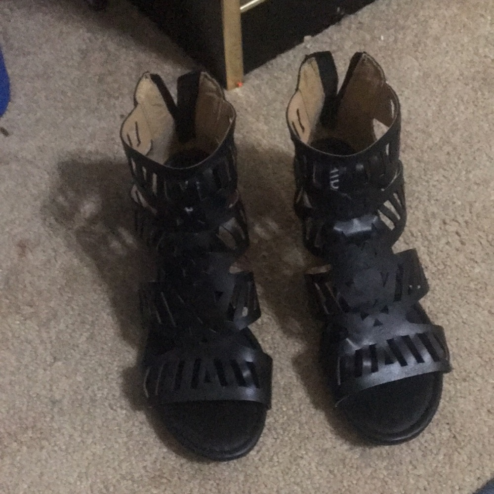 Size 7.5 black gladiator sandals - 1 inch heel
